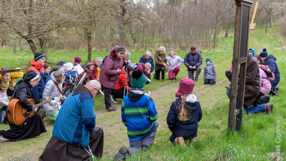 Křížová cesta v Rosicích s Janem Bulou a Václavem Drbolou